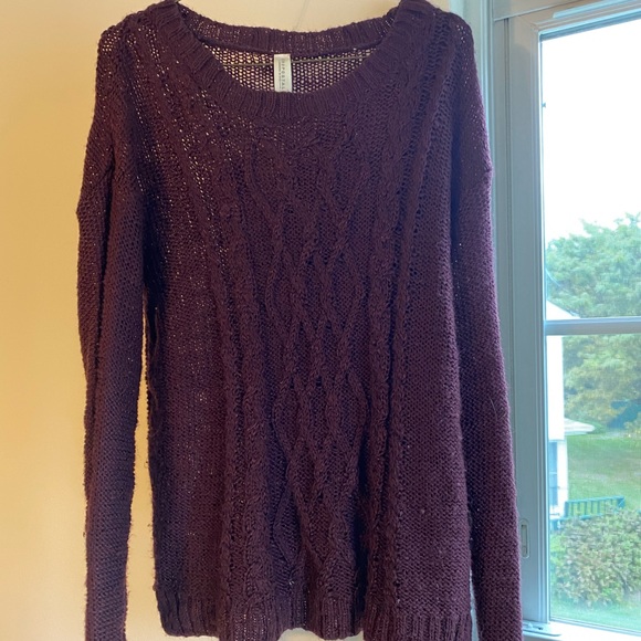 American Eagle Sweater - Picture 1 of 3